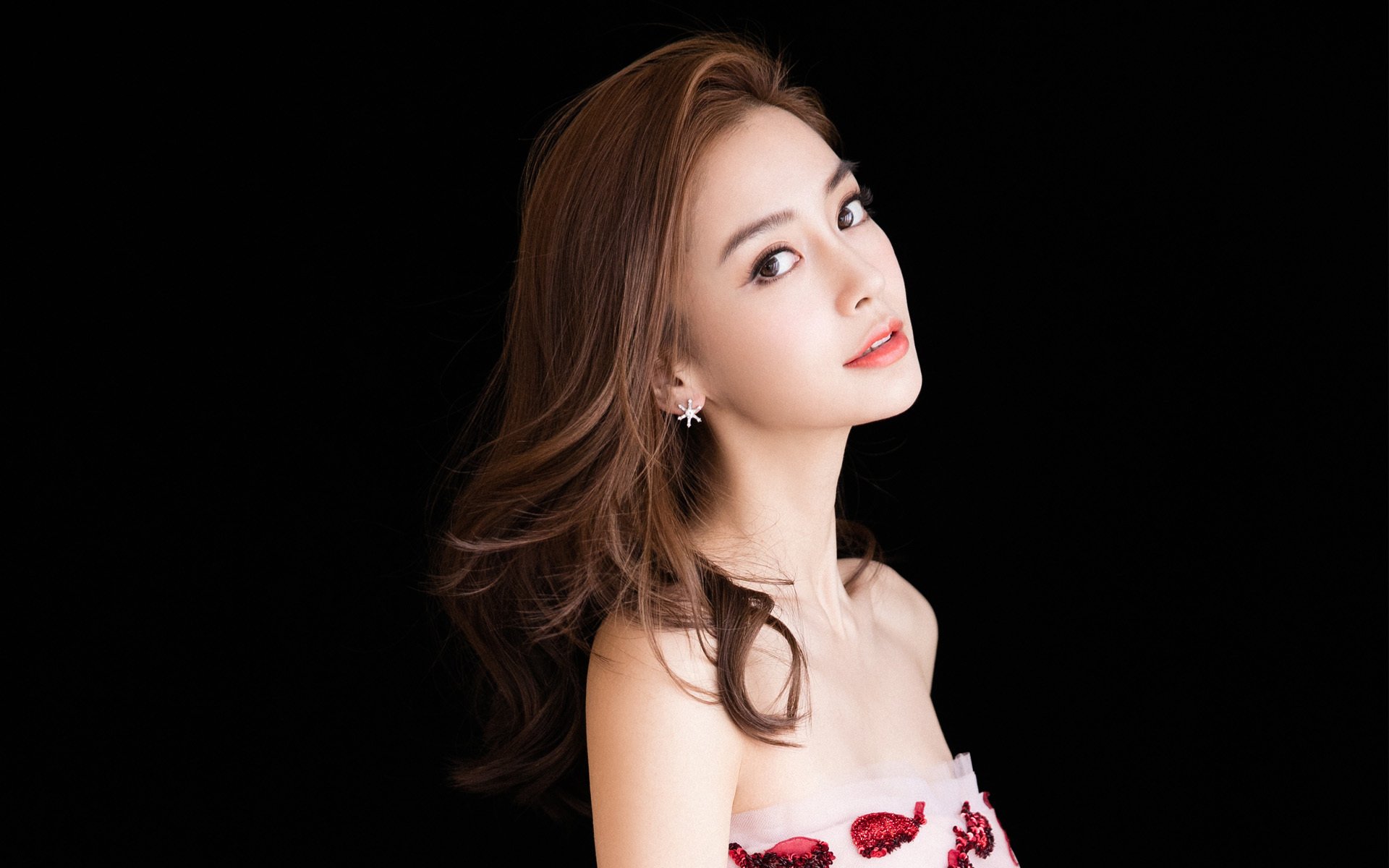 世俱杯直播-中国足球产业链布局优化，推动行业高质量发展，中国足球产业白皮书